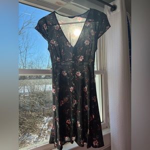 Women’s Floral Dress Aeropostale Size Small